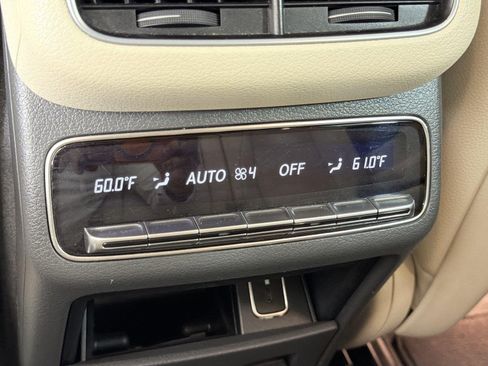 Used 2020 Mercedes-Benz GLS 450 4MATIC image 22