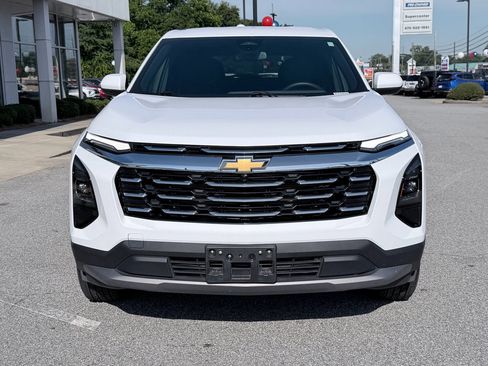 Used 2026 Chevrolet Equinox LT w/ Convenience Package II FWD image 3
