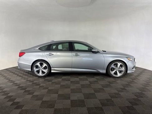 Used 2018 Honda Accord Touring image 6