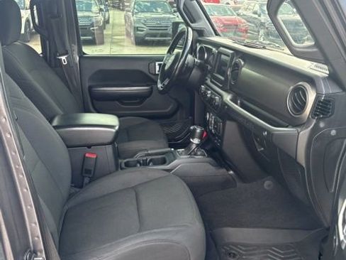 Used 2019 Jeep Wrangler Unlimited Sport S image 24