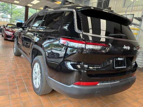 Used 2023 Jeep Grand Cherokee L Limited AWD/4WD image 7