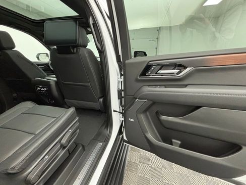 New 2026 GMC Yukon XL Denali w/ Denali Reserve Package image 46