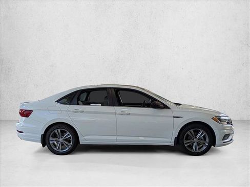 Used 2021 Volkswagen Jetta R-Line w/ R-Line Cold Weather Package FWD image 4