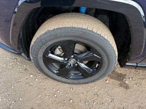 Used 2019 Toyota RAV4 XSE AWD/4WD image 11
