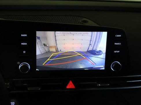 Used 2023 Hyundai Elantra SEL FWD image 18