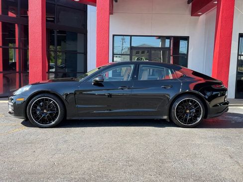 Used 2021 Porsche Panamera w/ Premium Package RWD image 3