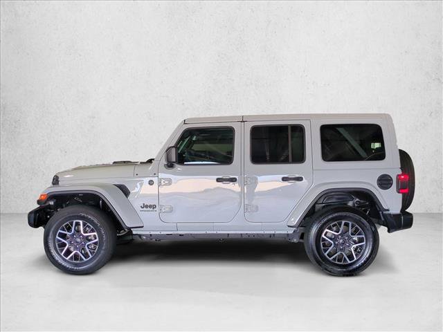 Used 2026 Jeep Wrangler Unlimited Sahara AWD/4WD image 9