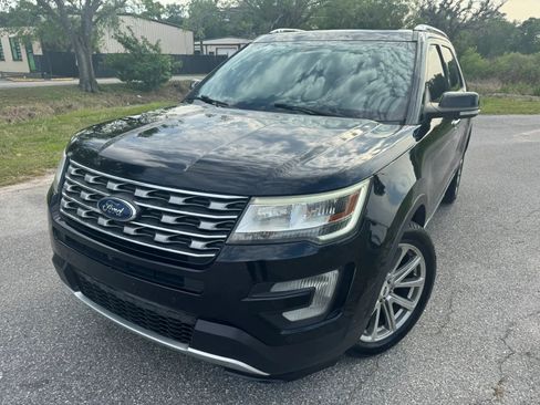 Used 2017 Ford Explorer Limited AWD/4WD image 2