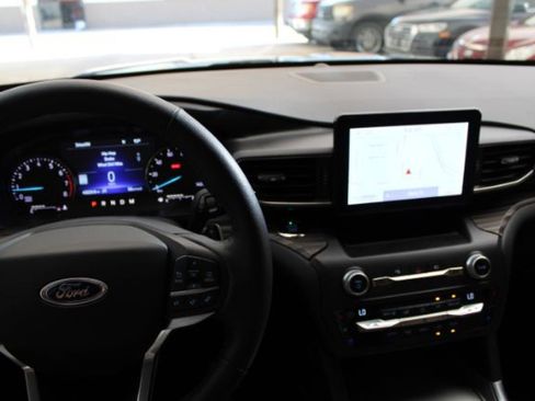 Used 2020 Ford Explorer Limited image 19