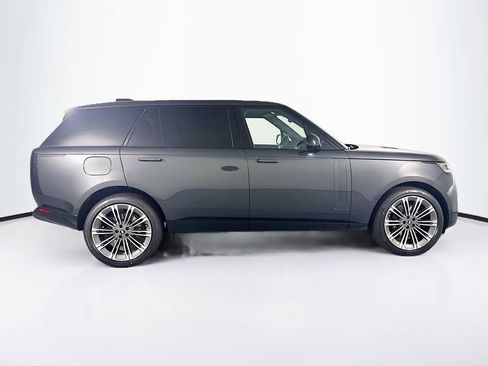 Used 2025 Land Rover Range Rover Long Wheelbase SE image 4