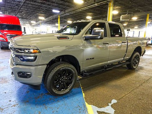 New 2026 RAM 2500 Big Horn AWD/4WD image 4