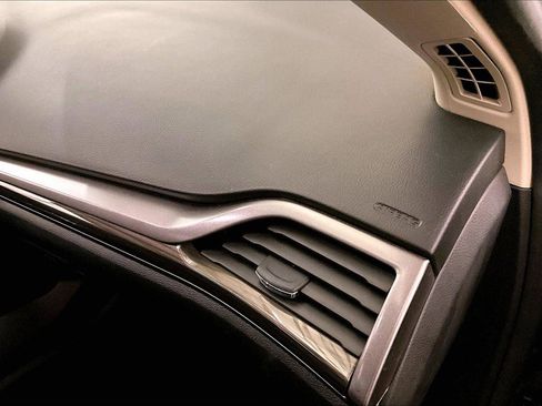 Used 2019 Ford Fusion SEL image 15