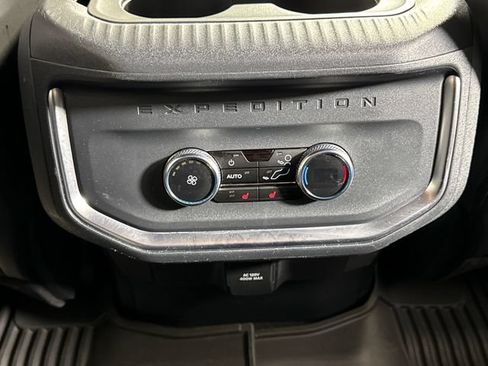Used 2025 Ford Expedition Tremor AWD/4WD image 31