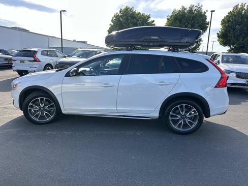 Used 2018 Volvo V60 T5 Cross Country w/ Convenience Package image 8