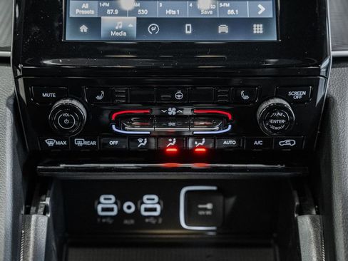 New 2025 Jeep Grand Cherokee L Altitude image 22