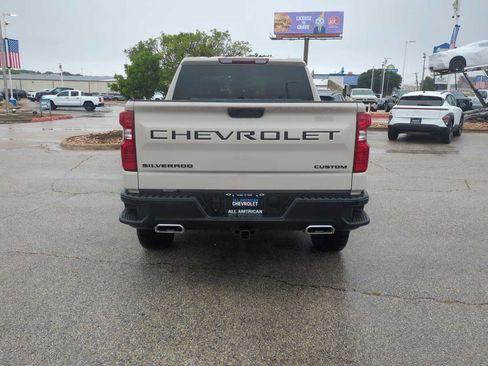 Used 2026 Chevrolet Silverado 1500 Custom Trail Boss w/ LPO, Dark Essentials Package AWD/4WD image 7