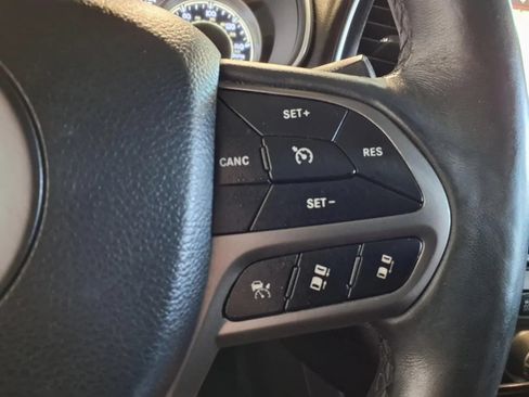 Used 2019 Jeep Cherokee Limited w/ Luxury Group AWD/4WD image 26