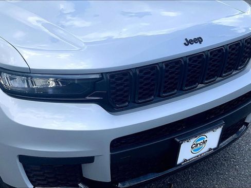 Certified 2025 Jeep Grand Cherokee L Altitude AWD/4WD image 29