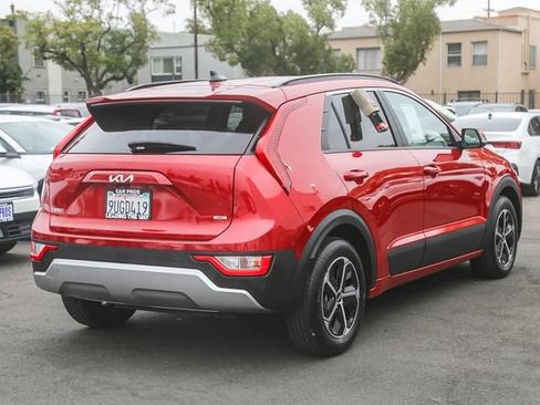 Certified 2025 Kia Niro EX FWD image 10