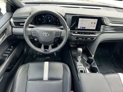 Certified 2025 Toyota Camry SE FWD image 16