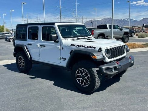 Used 2025 Jeep Wrangler Unlimited Rubicon AWD/4WD image 27