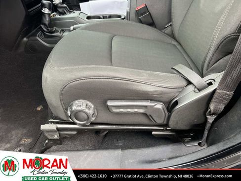 Used 2020 Jeep Wrangler Sport S image 15