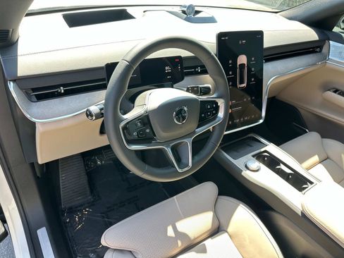 Certified 2025 Volvo EX90 Ultra image 9