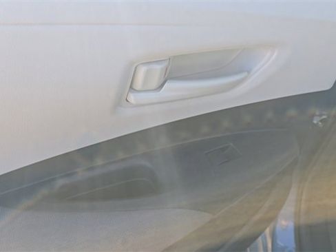 Used 2022 Toyota Corolla LE image 16