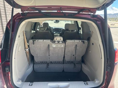 Used 2017 Chrysler Pacifica Touring-L Plus image 5