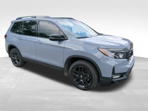 Certified 2025 Honda Passport Black Edition image 8