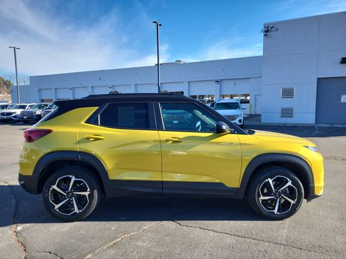 Used 2023 Chevrolet TrailBlazer RS w/ Sun and Liftgate Package image 7