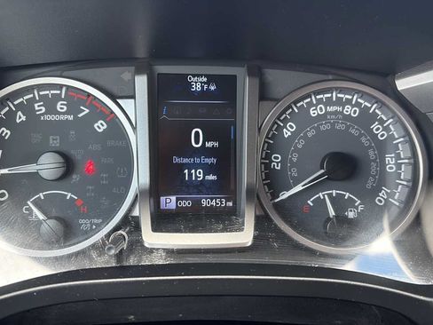 Used 2023 Toyota Tacoma Limited AWD/4WD image 29