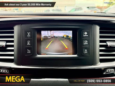 Used 2017 Chrysler Pacifica Touring-L FWD image 27