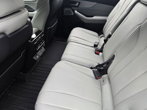 Certified 2026 Acura MDX w/ Technology Package FWD image 29