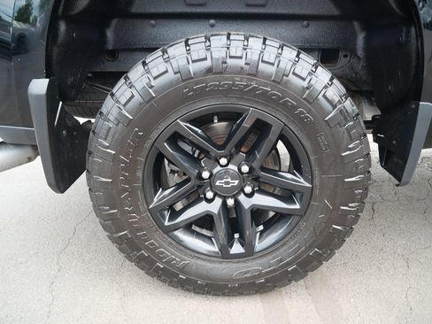 Used 2021 Chevrolet Silverado 1500 Custom Trail Boss AWD/4WD image 37