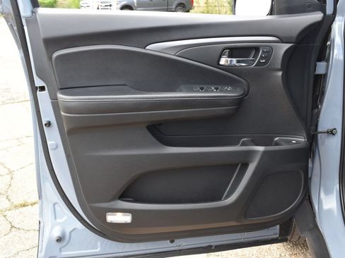 Used 2023 Honda Ridgeline RTL-E image 9