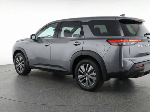 Used 2025 Nissan Pathfinder SV image 6