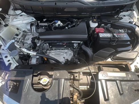 Used 2020 Nissan Rogue SV FWD image 20