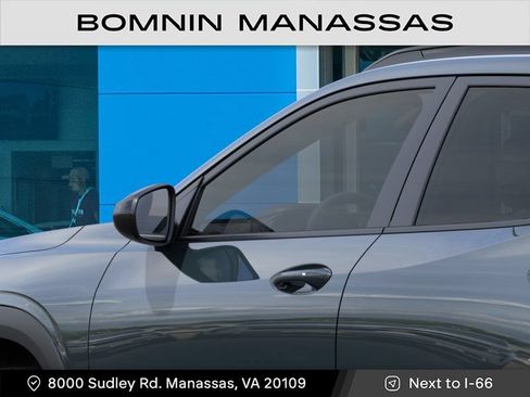 New 2026 Chevrolet Trax LT w/ Midnight Edition FWD image 12