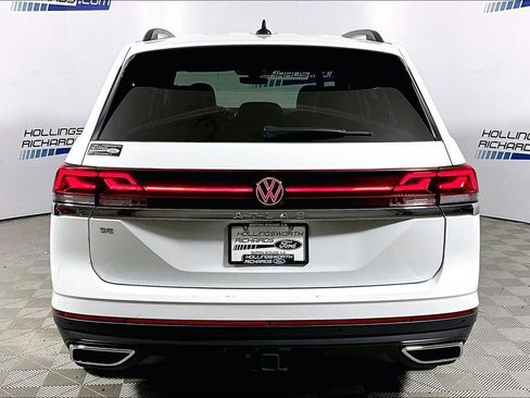 Used 2025 Volkswagen Atlas SE image 4