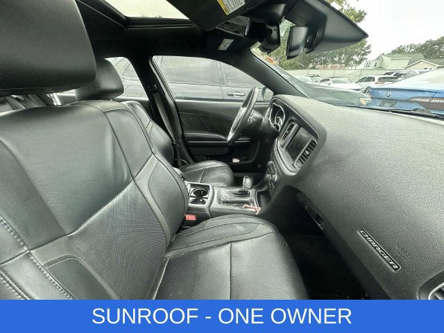 Used 2015 Dodge Charger R/T w/ Premium Group RWD image 2