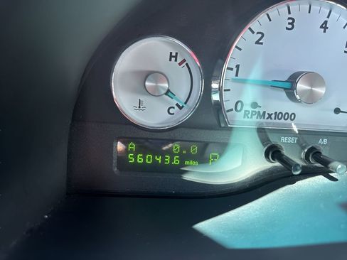 Used 2003 Ford Thunderbird Deluxe image 18