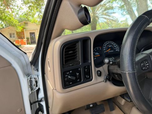 Used 2007 Chevrolet Silverado 3500 LT w/ Heavy-Duty Power Package AWD/4WD image 10