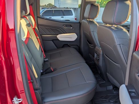 Used 2025 GMC Canyon AT4 w/ AT4X Package AWD/4WD image 17
