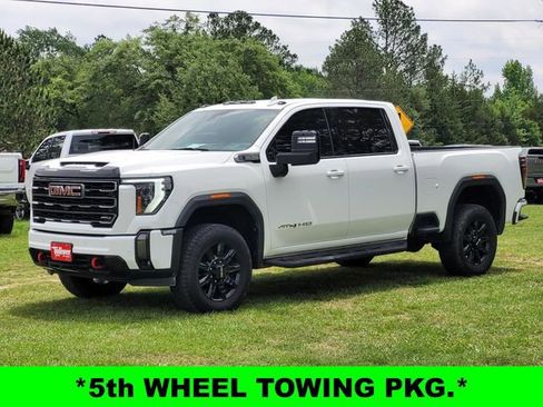 Used 2024 GMC Sierra 2500 AT4 w/ Technology Package AWD/4WD image 4