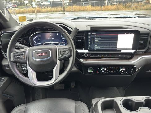 Used 2024 GMC Sierra 1500 SLT image 29