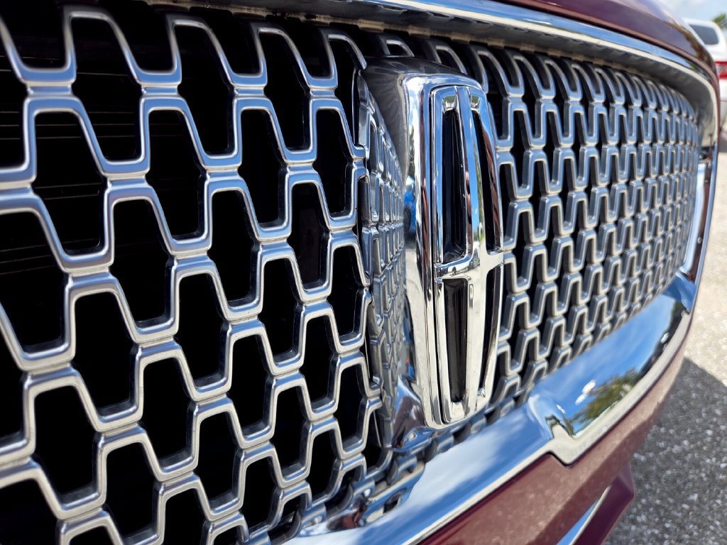 Used 2018 Lincoln Continental Reserve FWD image 17