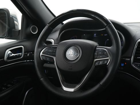 Used 2018 Jeep Grand Cherokee Overland image 14