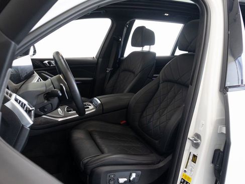 Used 2023 BMW X7 xDrive40i w/ Executive Package image 21
