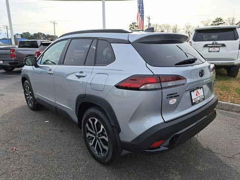 New 2026 Toyota Corolla Cross SE image 8